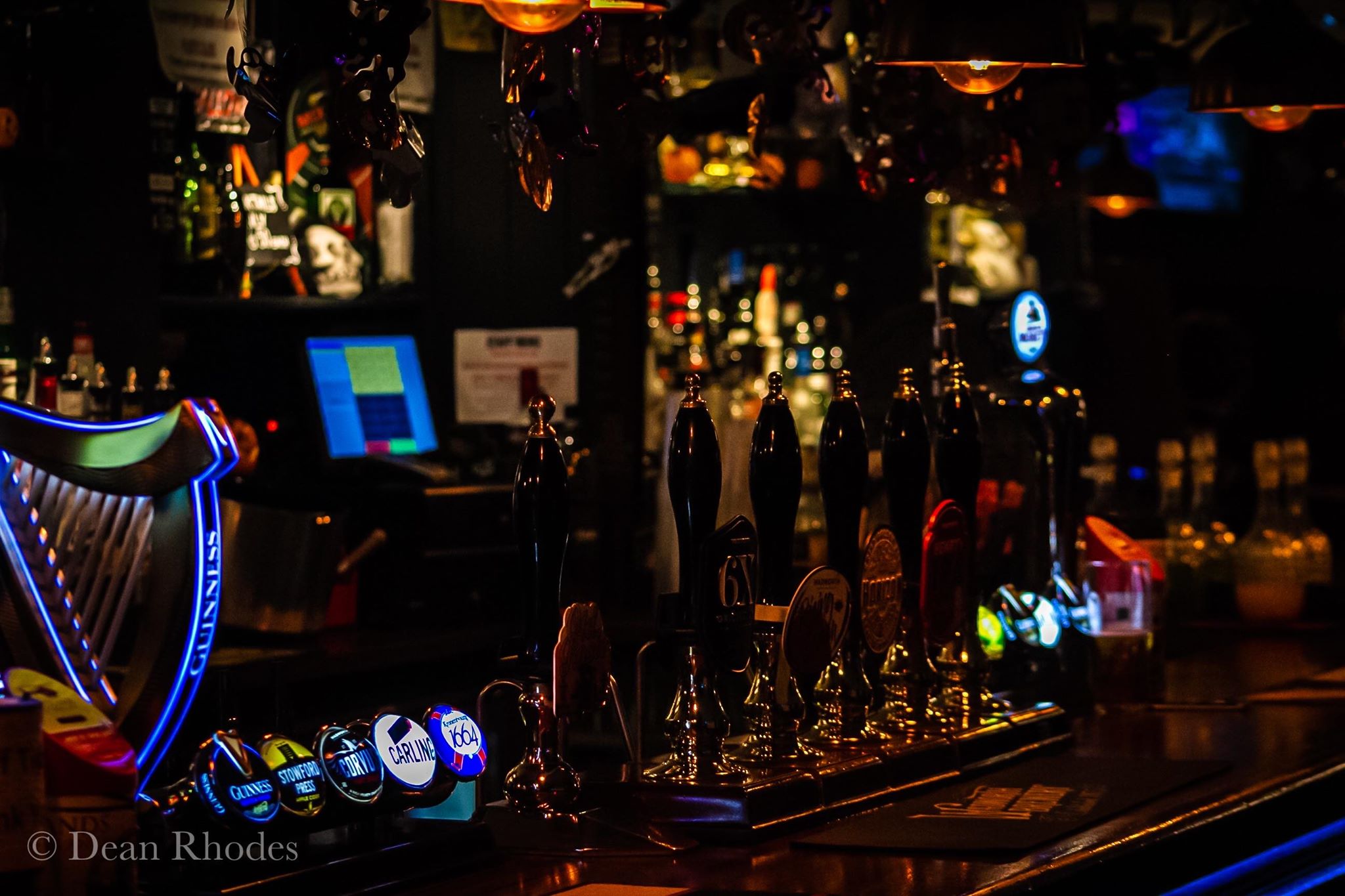 Wide view of the bar area at The Cotswold Inn